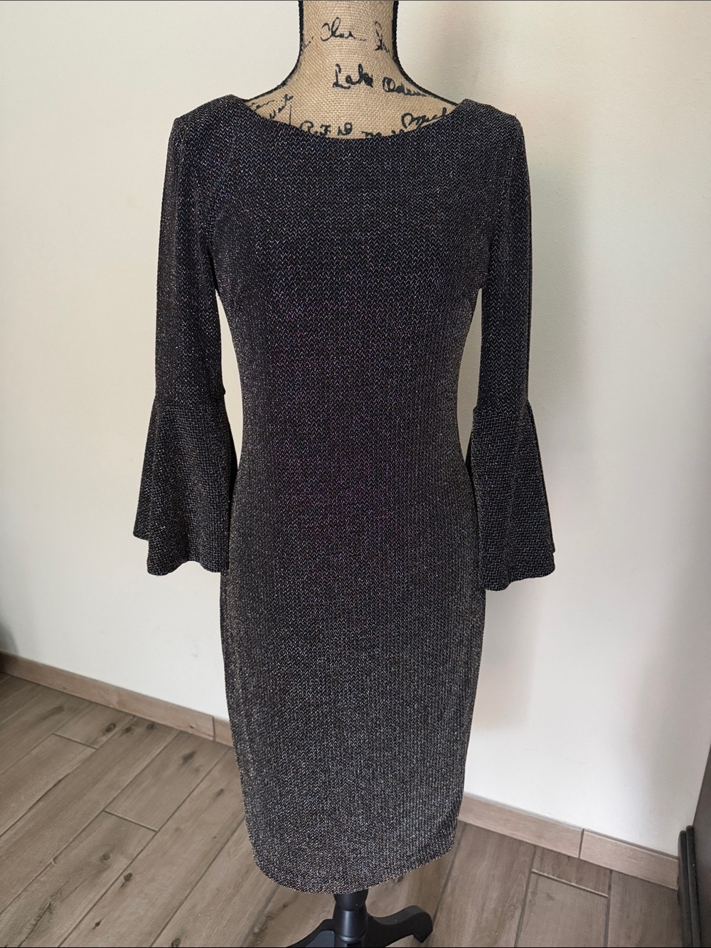 Sparkle Long-Sleeve Dress 🔥